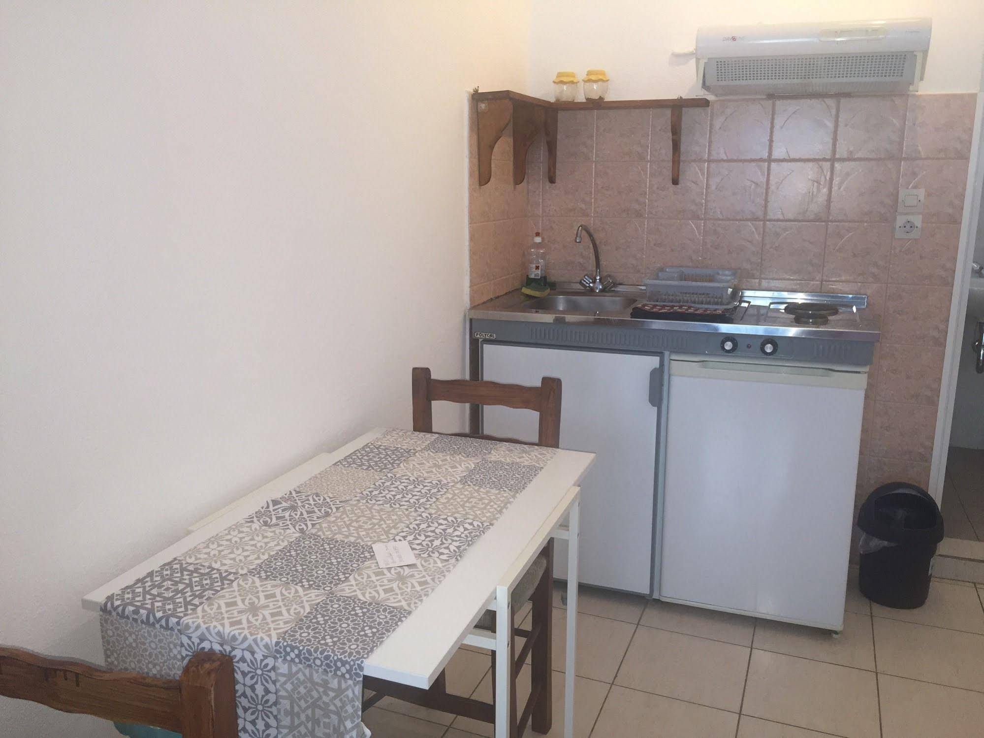 Apostolakis Rooms