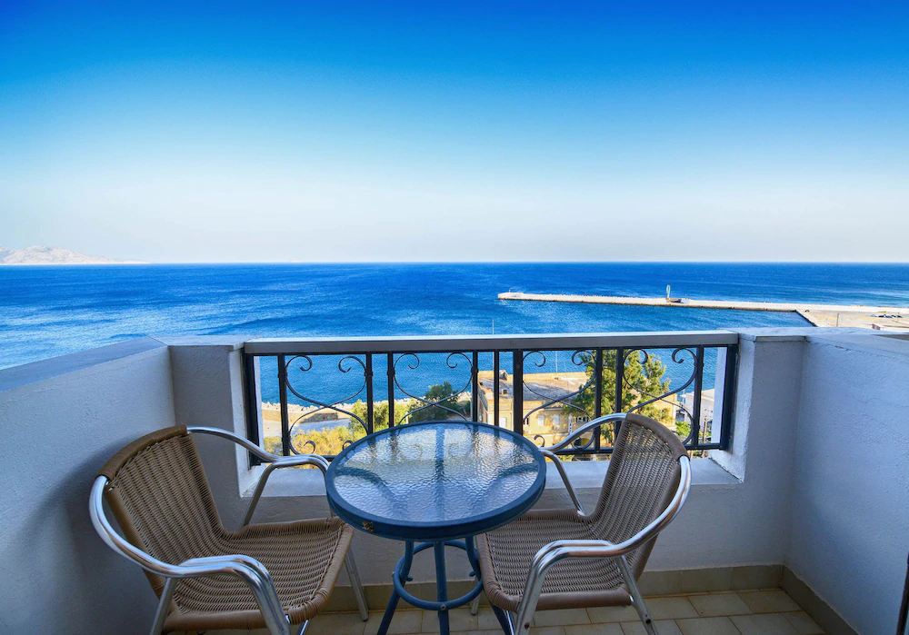 Kastro Hotel