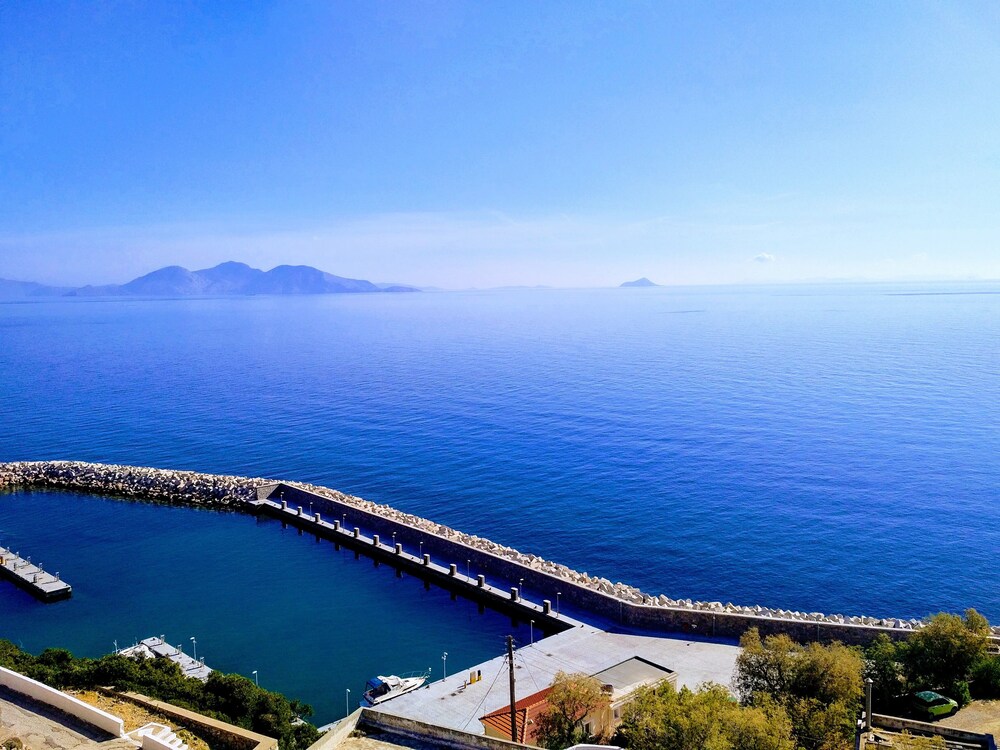 Kastro Hotel