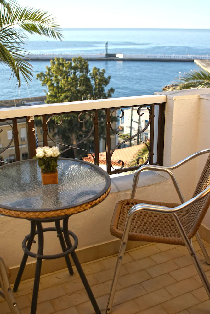 Kastro Hotel