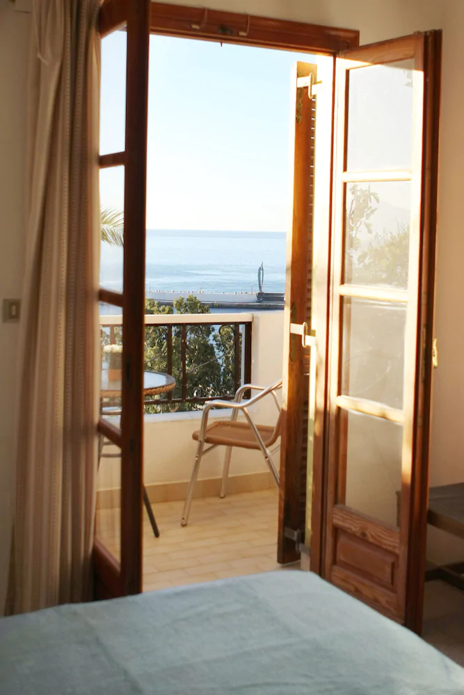 Kastro Hotel