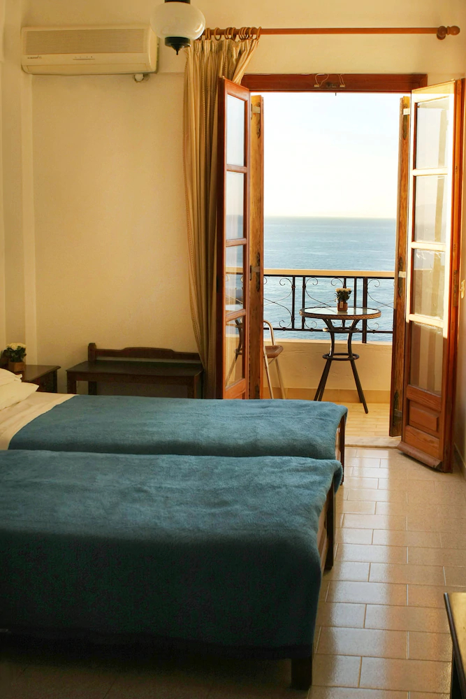 Kastro Hotel