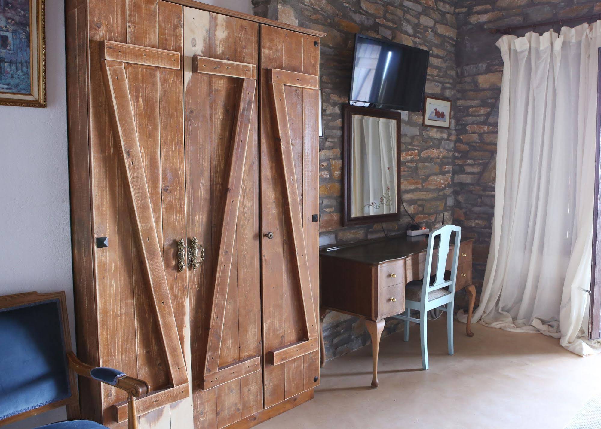 Pyrgos Exclusive Boutique Villas