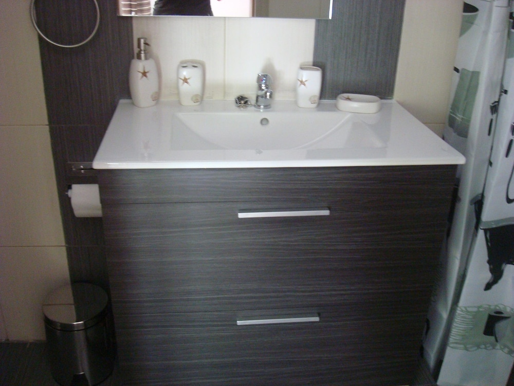 Smaragdi Rooms