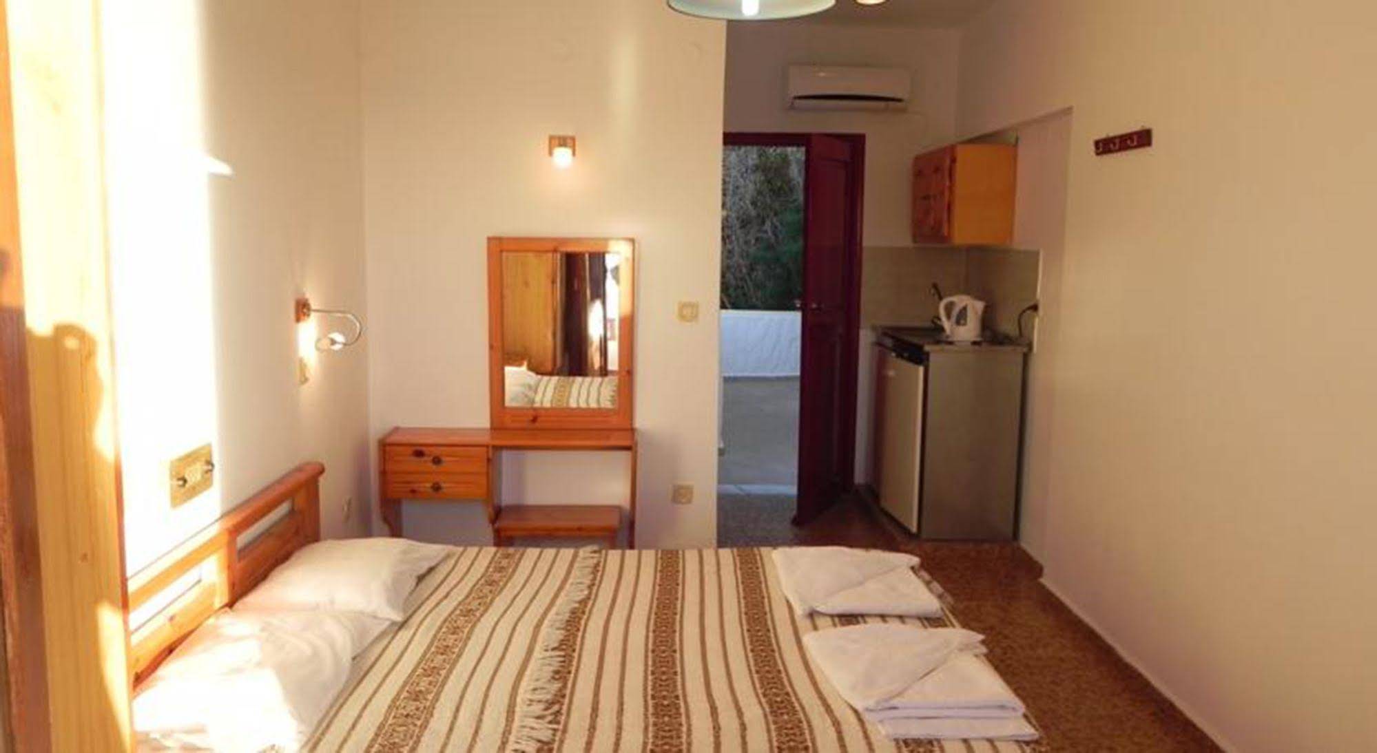 Afroditi Hotel Studios