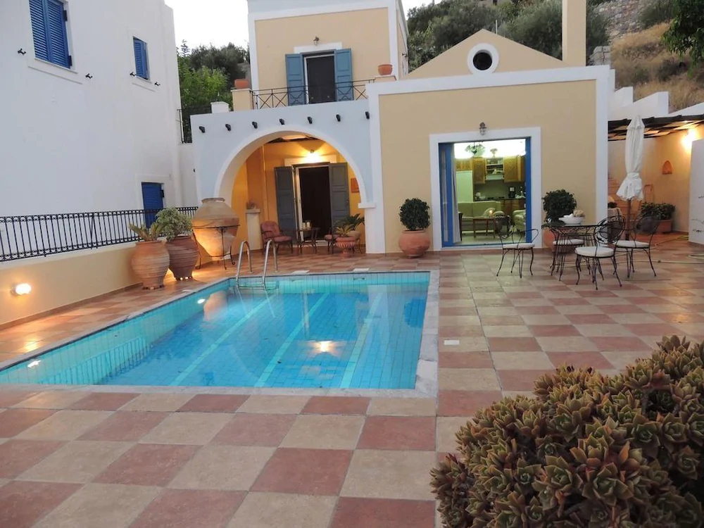 Marouso Villa