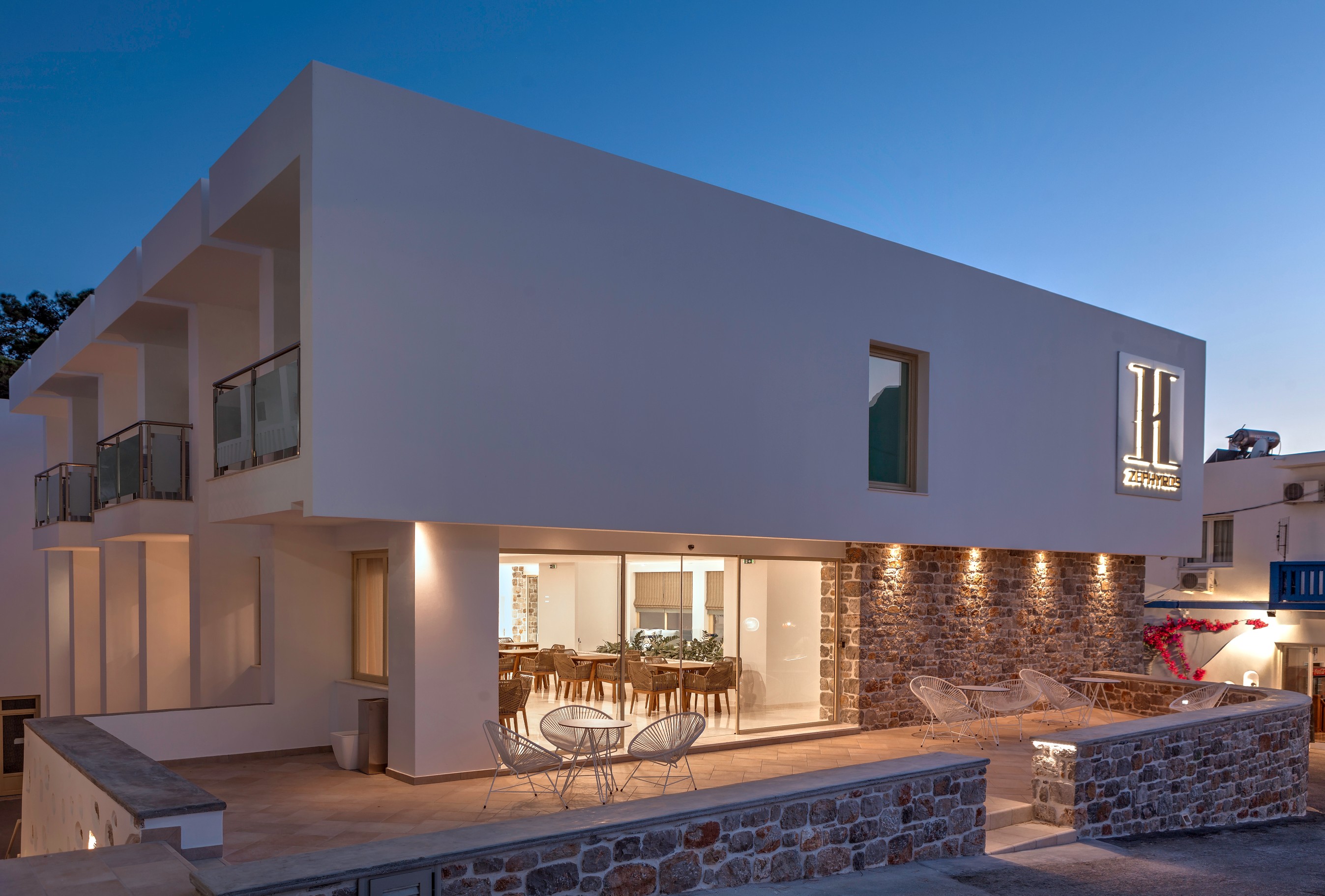 H Hotel Zephyros