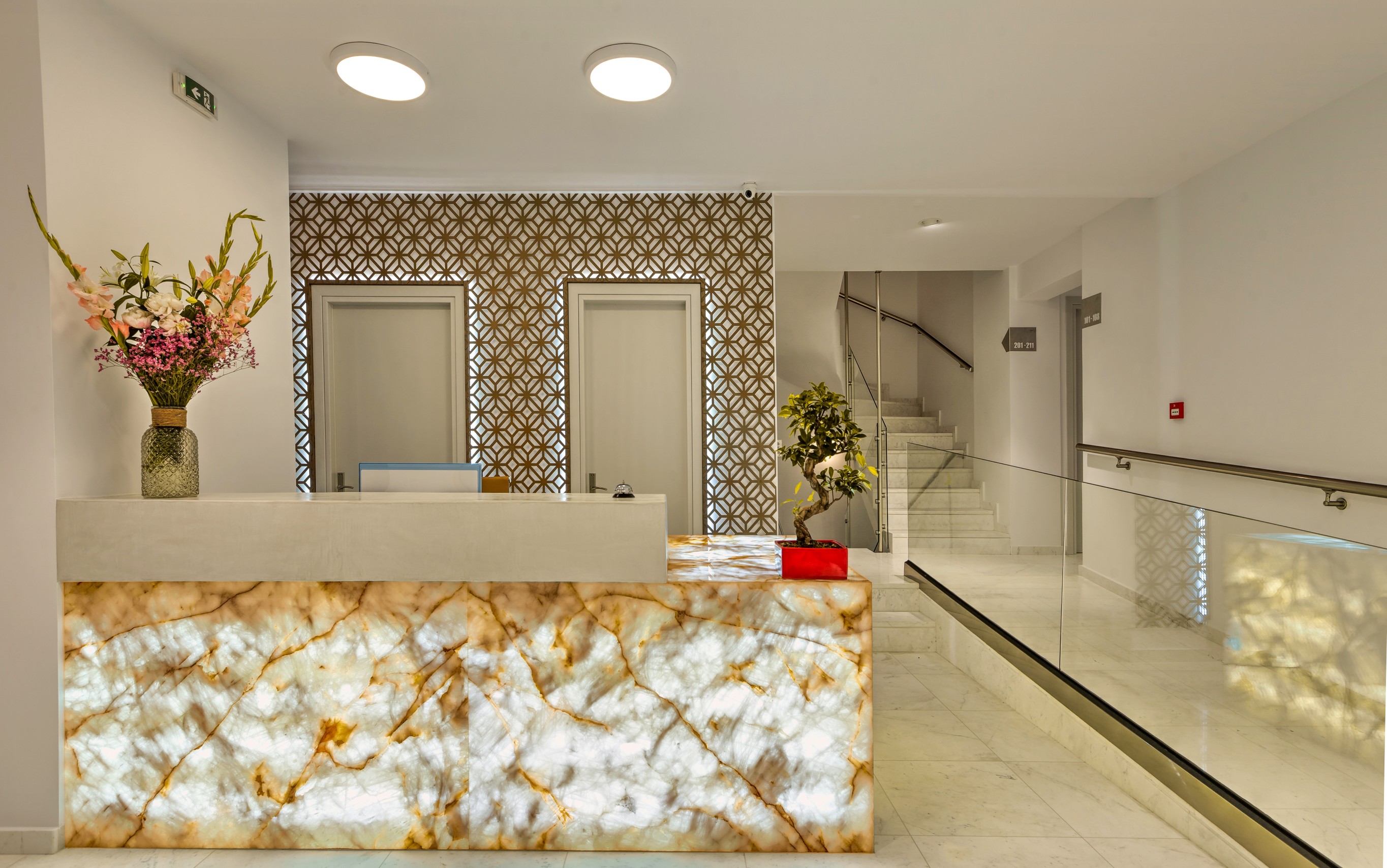 H Hotel Zephyros