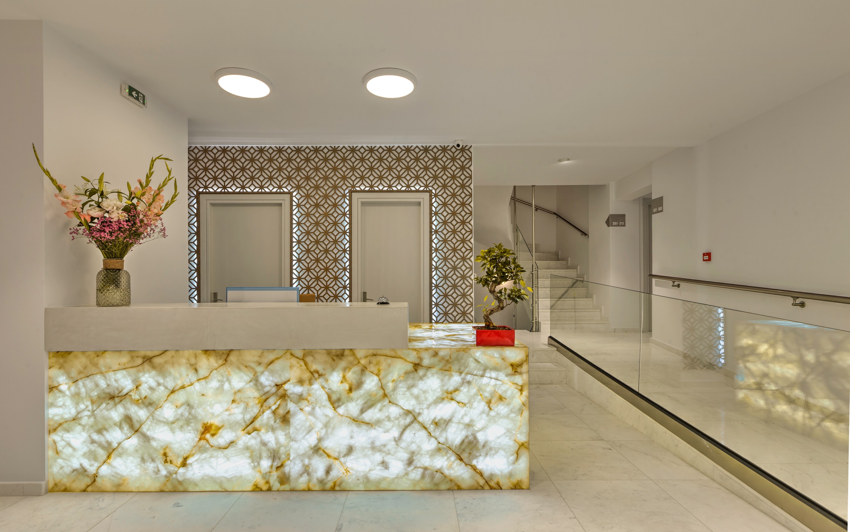 H Hotel Zephyros