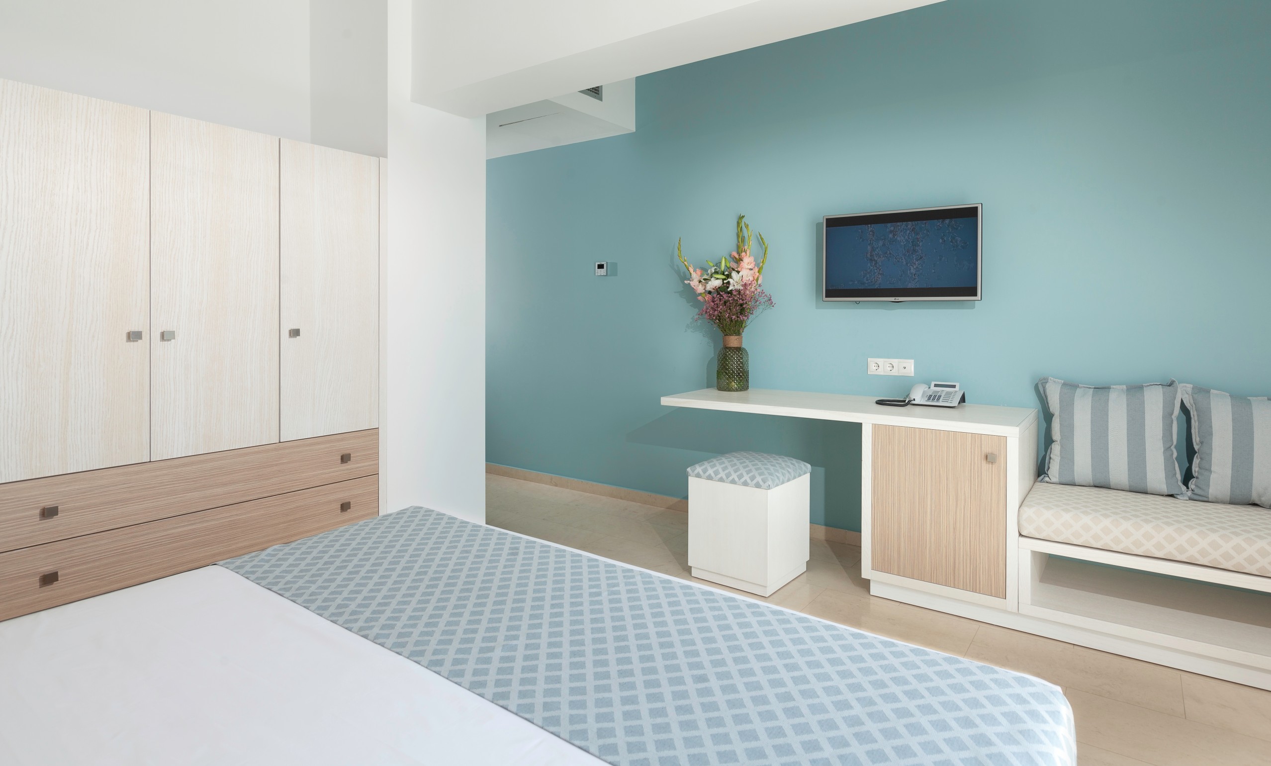 H Hotel Zephyros