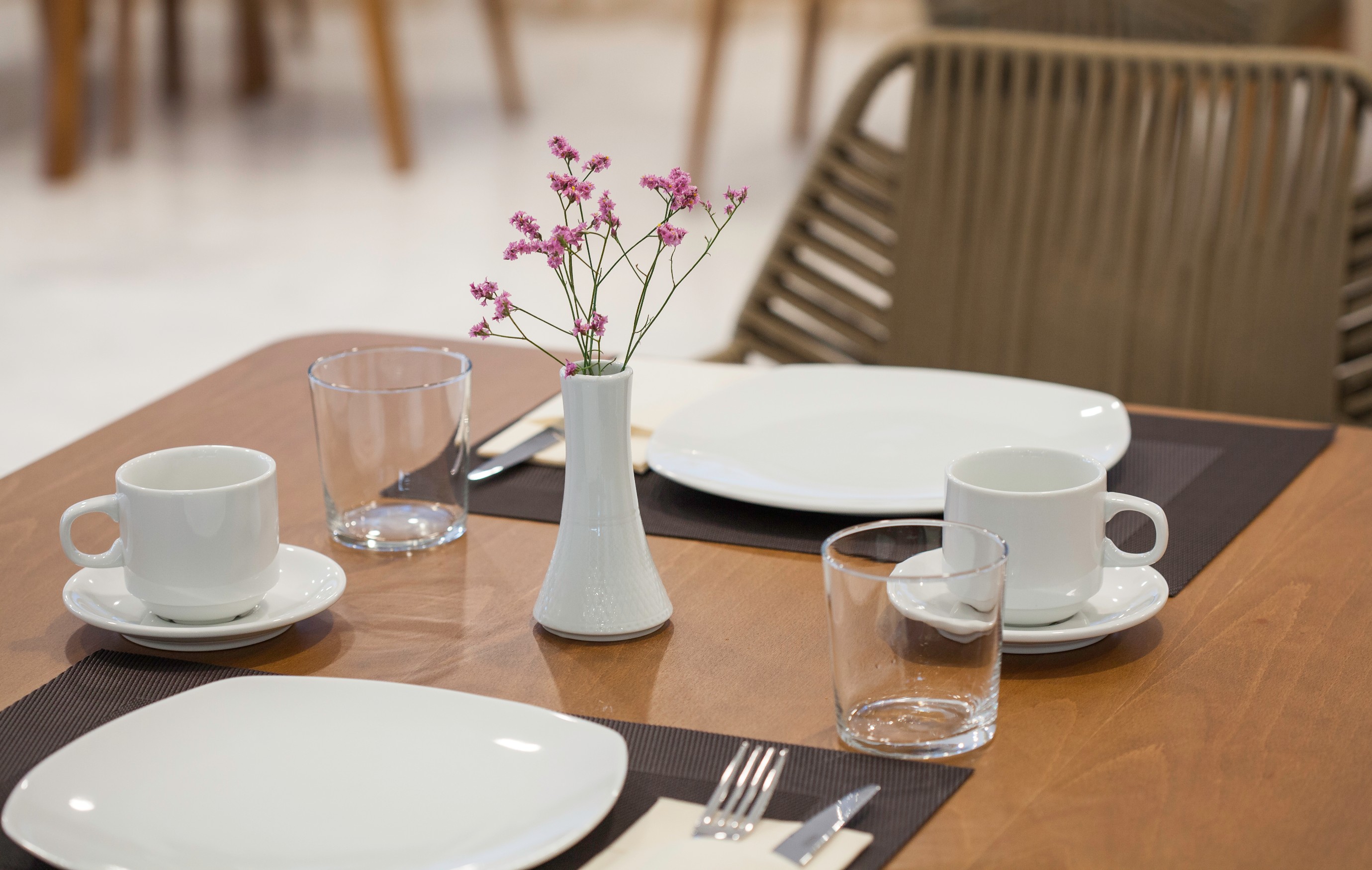 H Hotel Zephyros