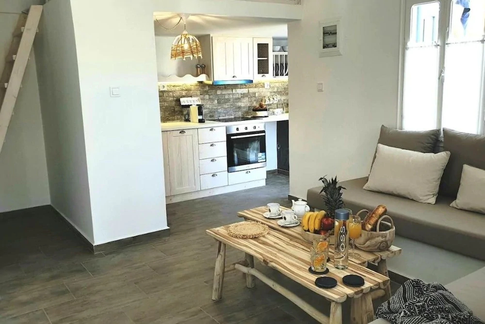 Menori Luxury Suite
