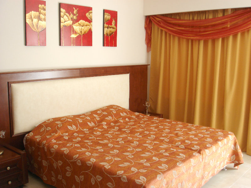 Royal Beach Hotel