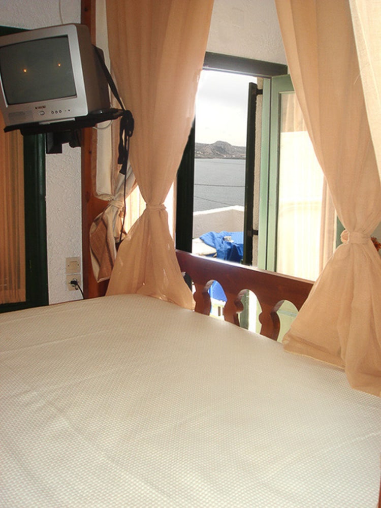 Hotel Finiki View