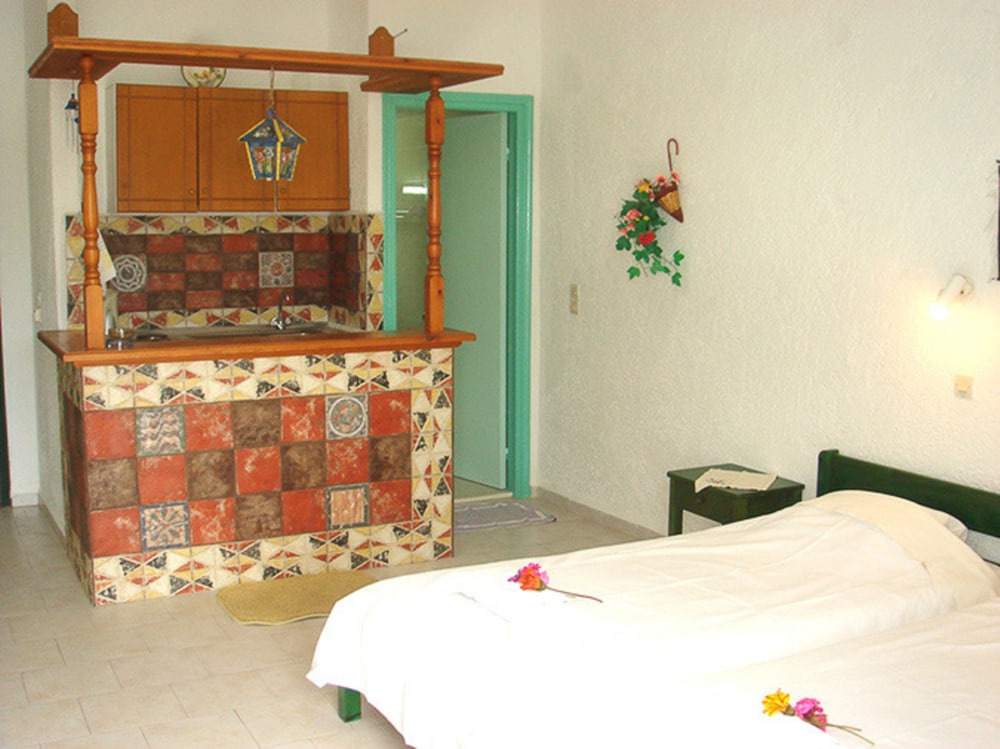 Hotel Finiki View