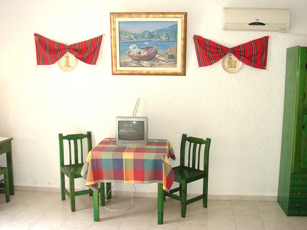 Hotel Finiki View