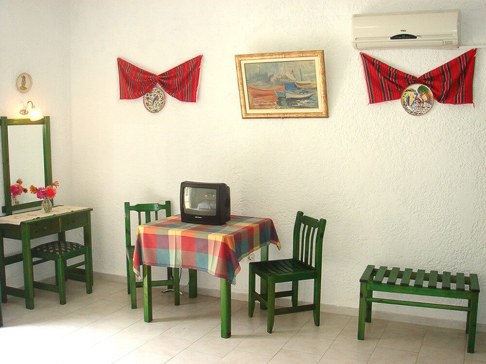 Hotel Finiki View