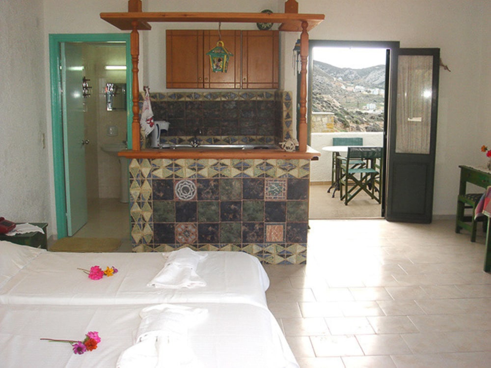 Hotel Finiki View