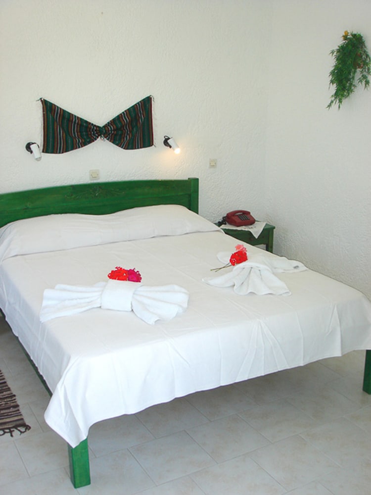 Hotel Finiki View