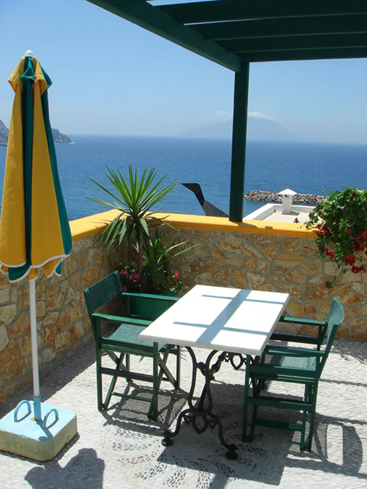 Hotel Finiki View