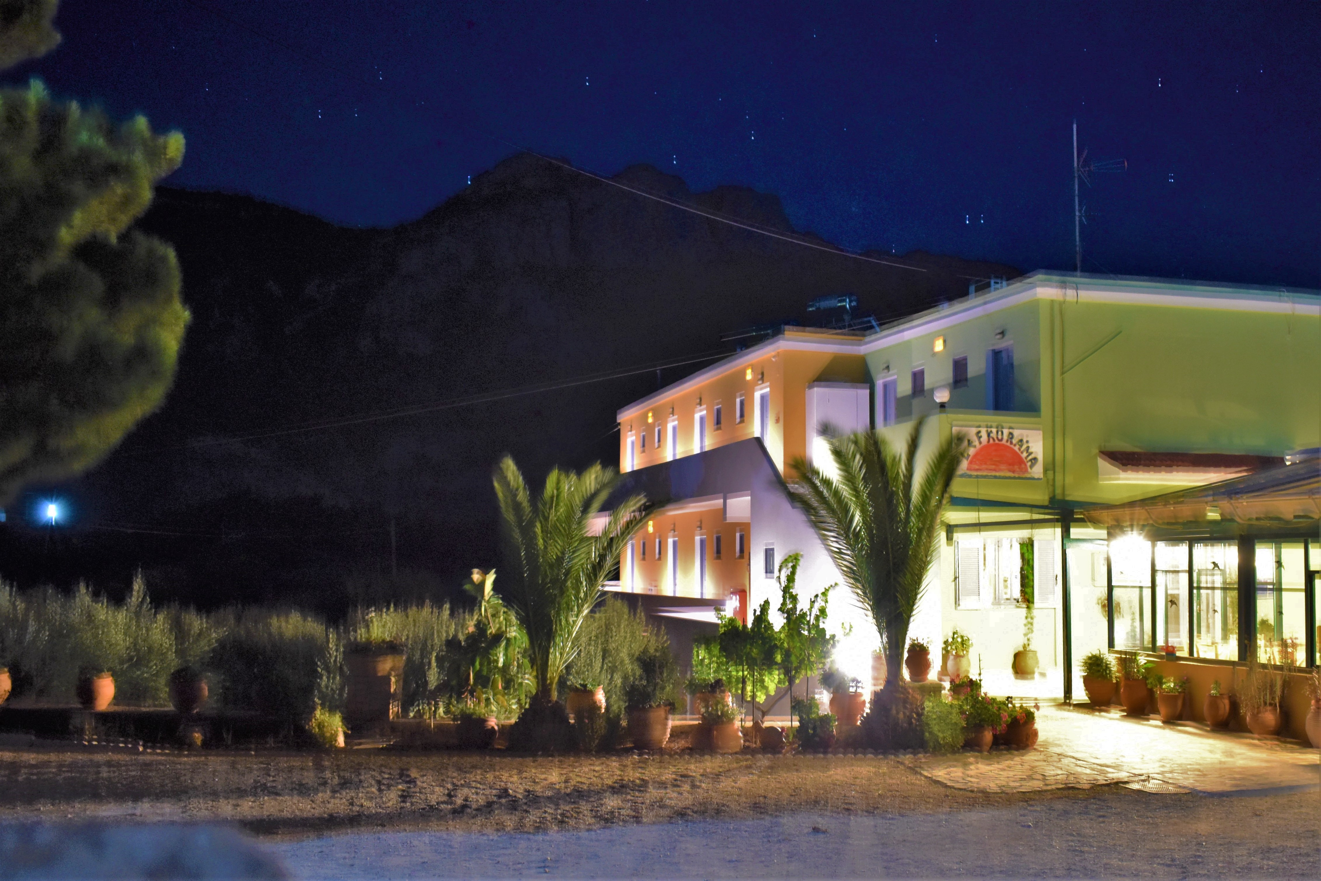 Lefkorama Hotel