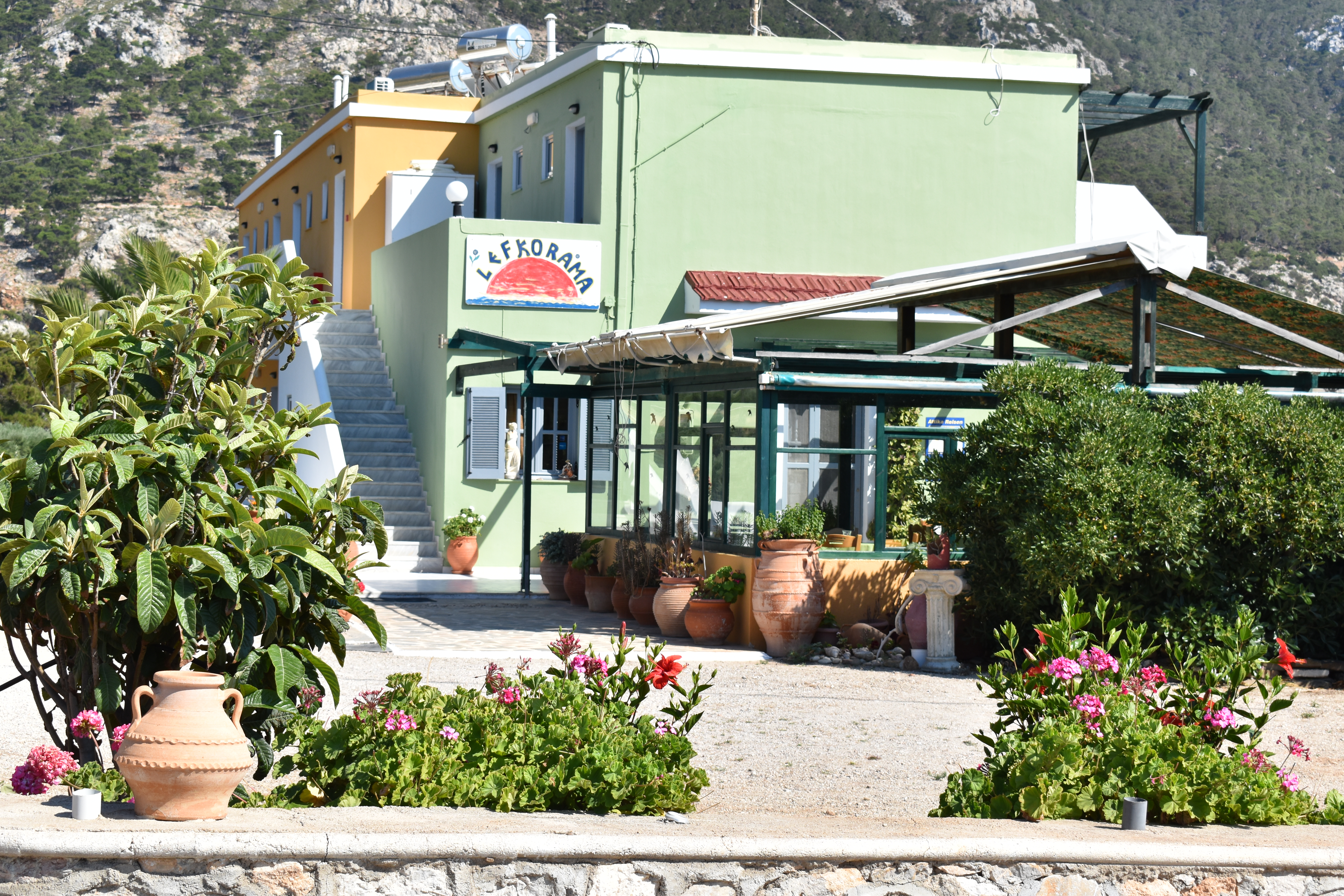 Lefkorama Hotel