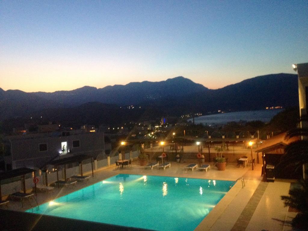 Hotel Seven Stars