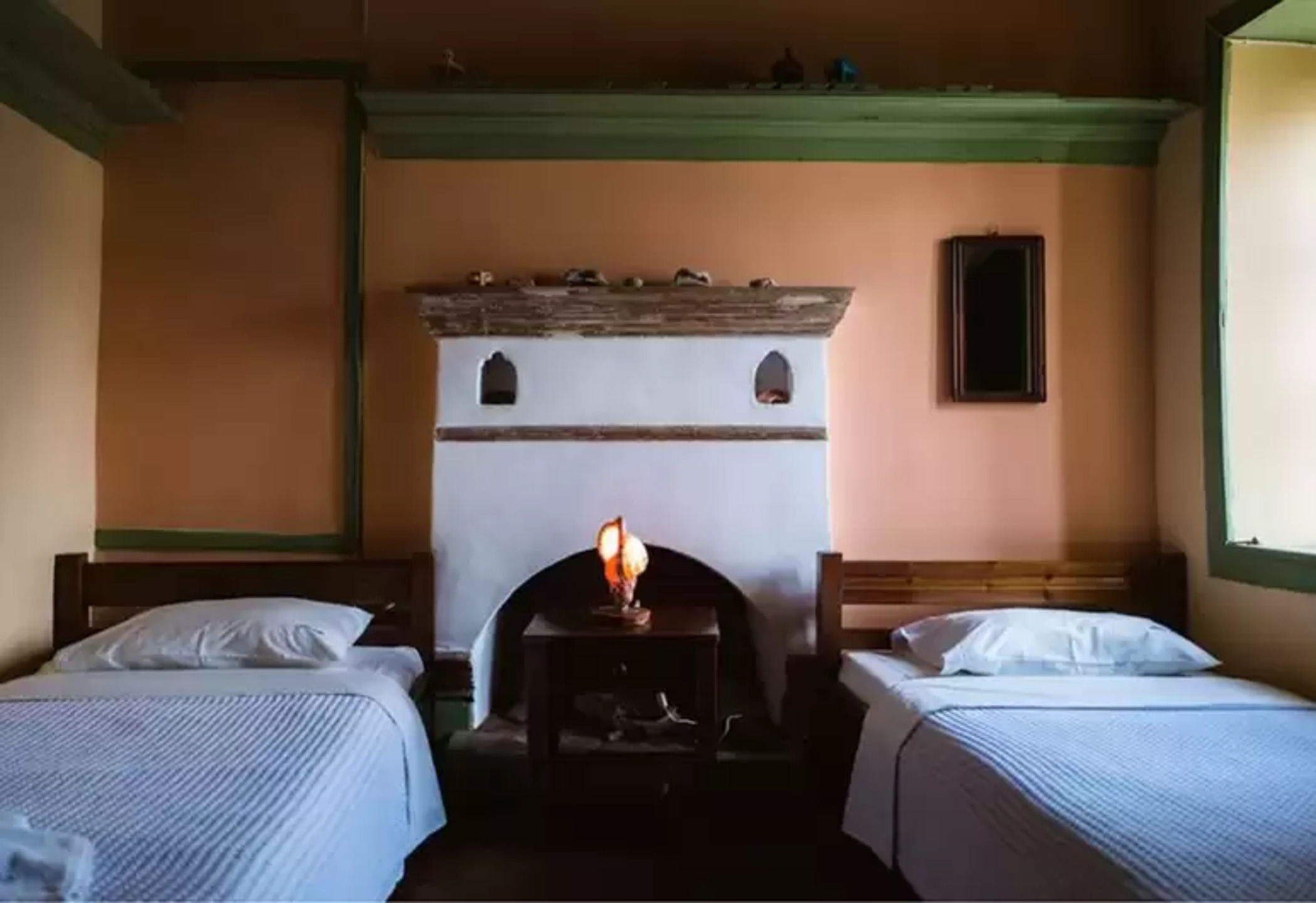 Karnayo Apartments & Rooms