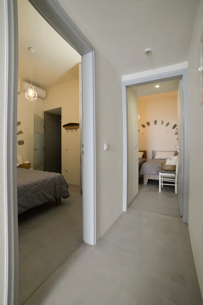 Amphoras Apartments