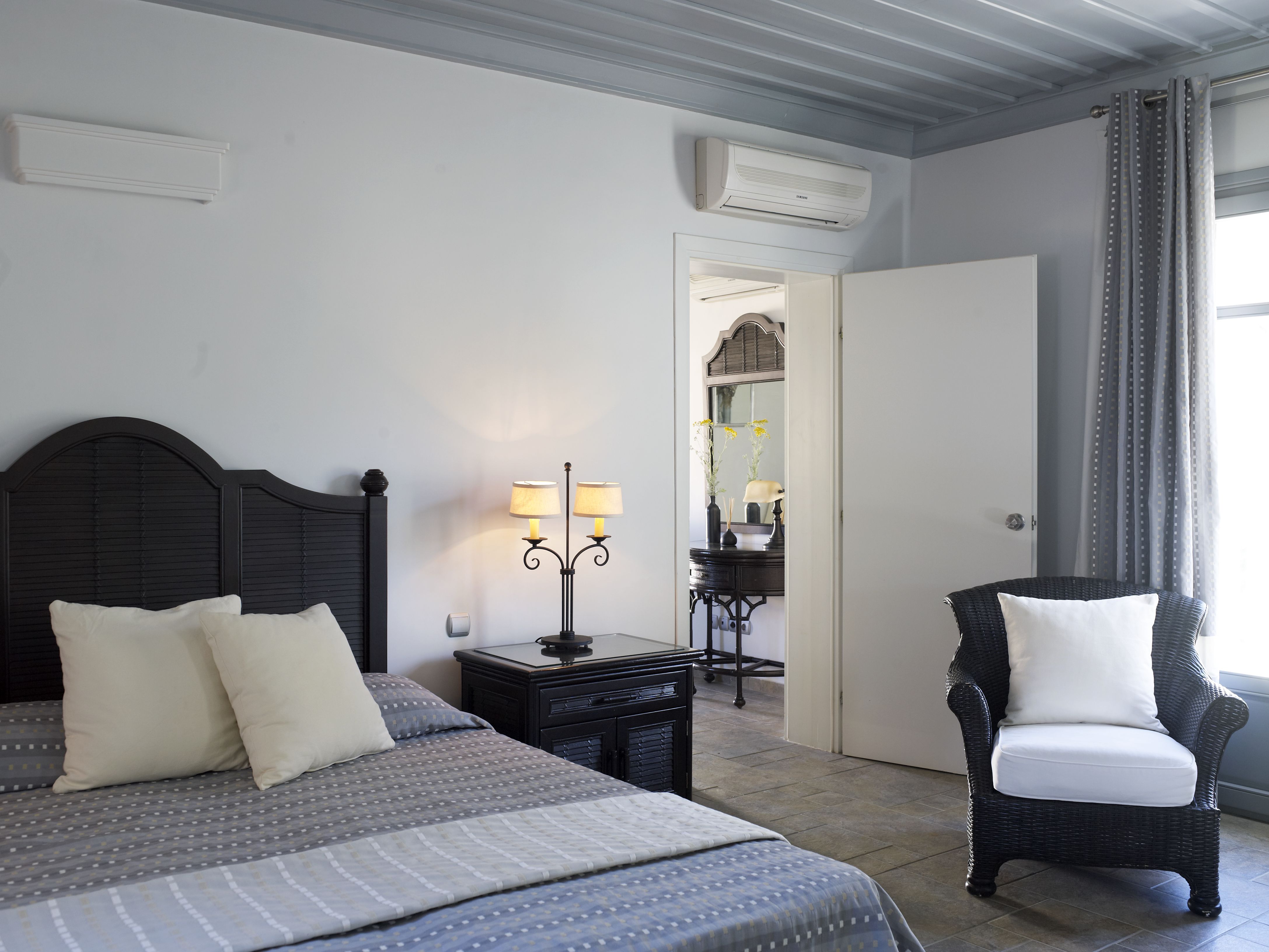 Porto Kea Suites