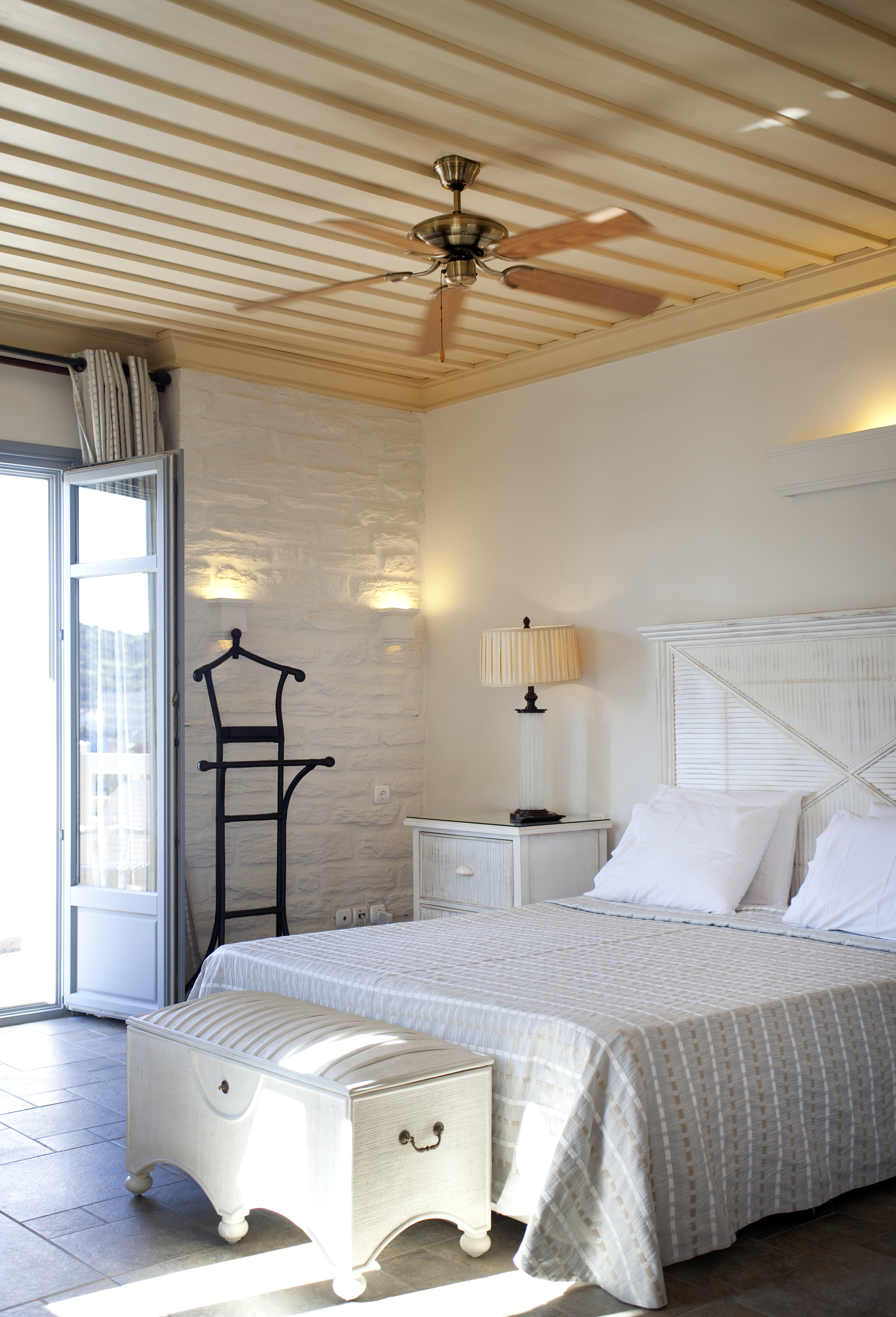 Porto Kea Suites