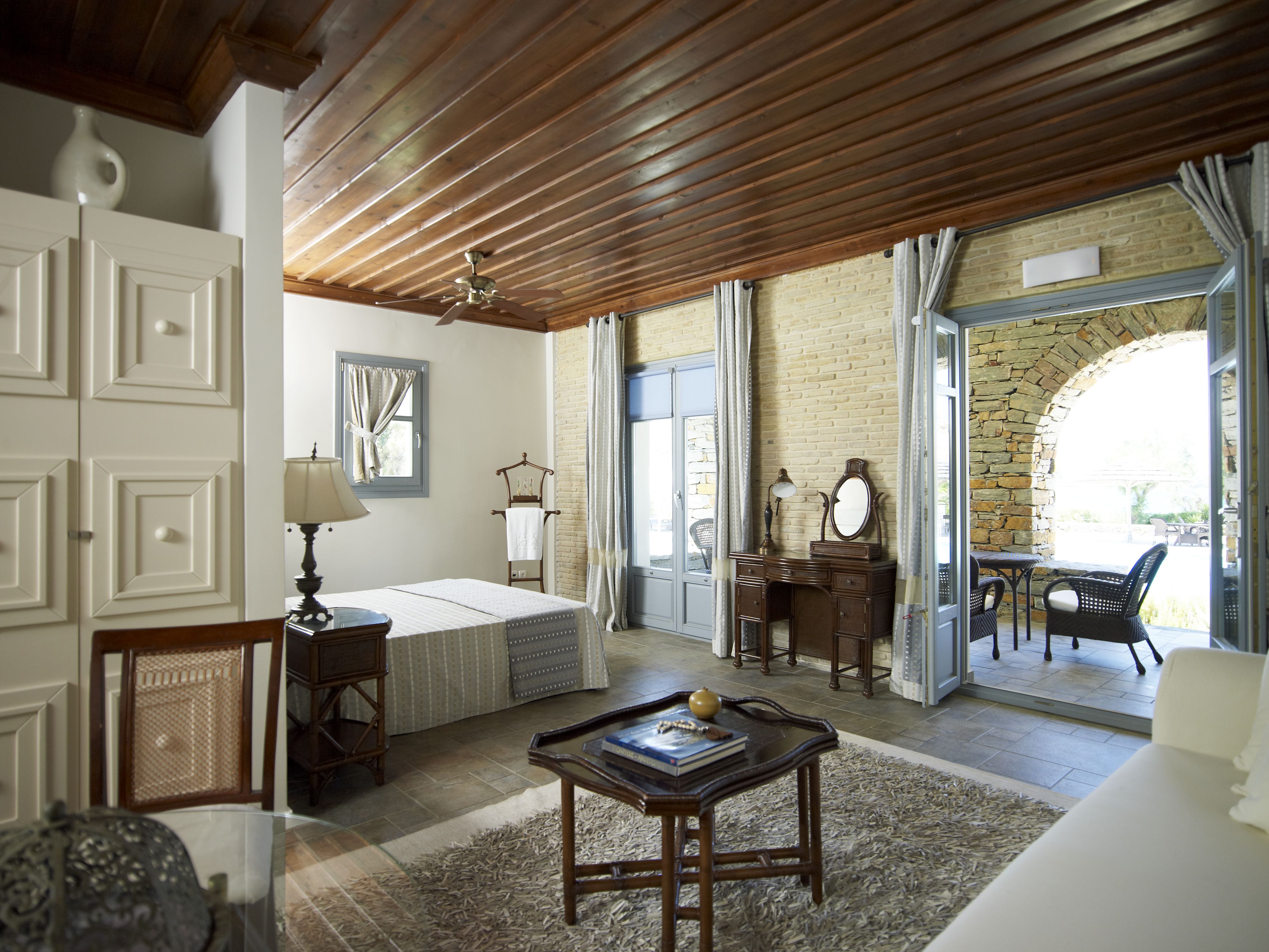 Porto Kea Suites