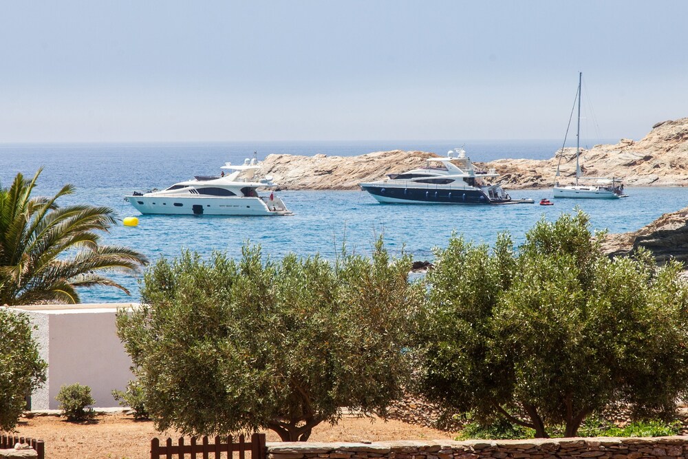 Mare Blu Koundouros
