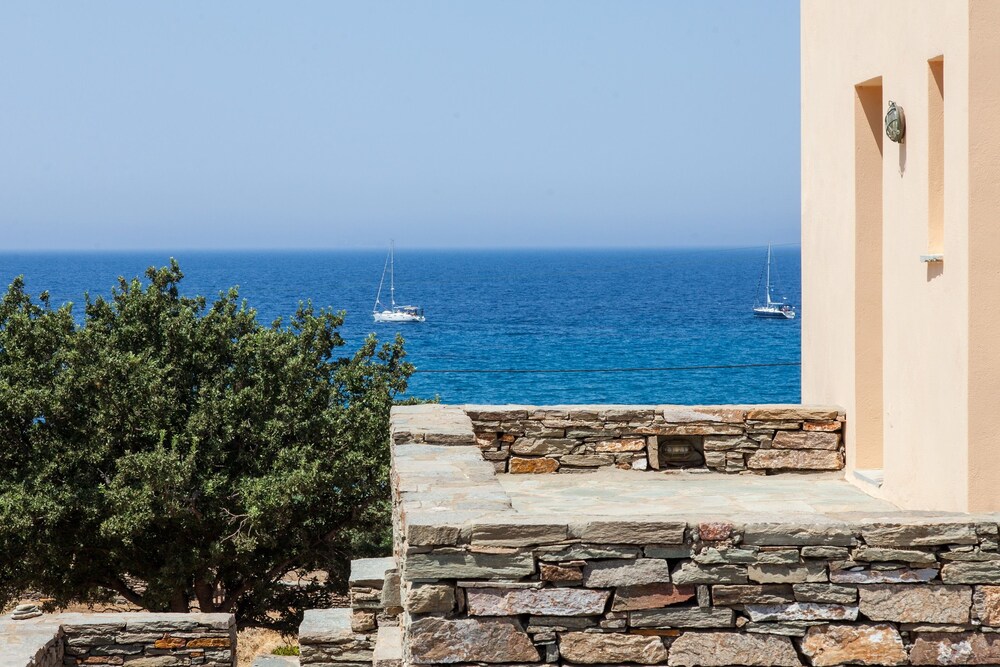 Mare Blu Koundouros