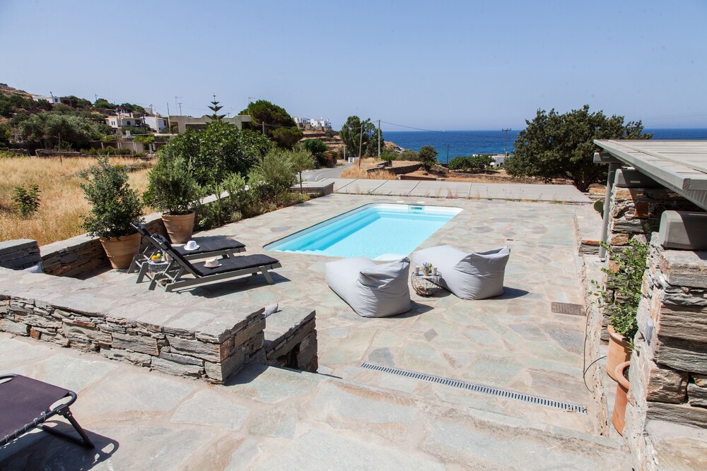 Mare Blu Koundouros