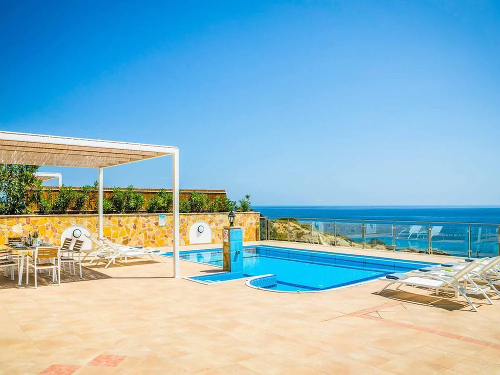 Villa Cyan