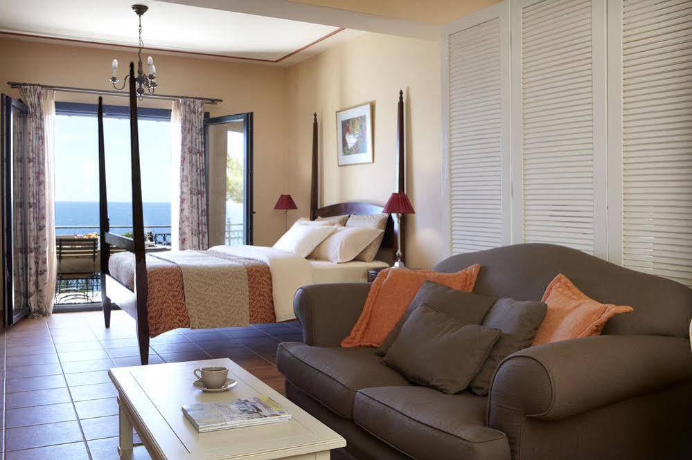 Avra Private Suites