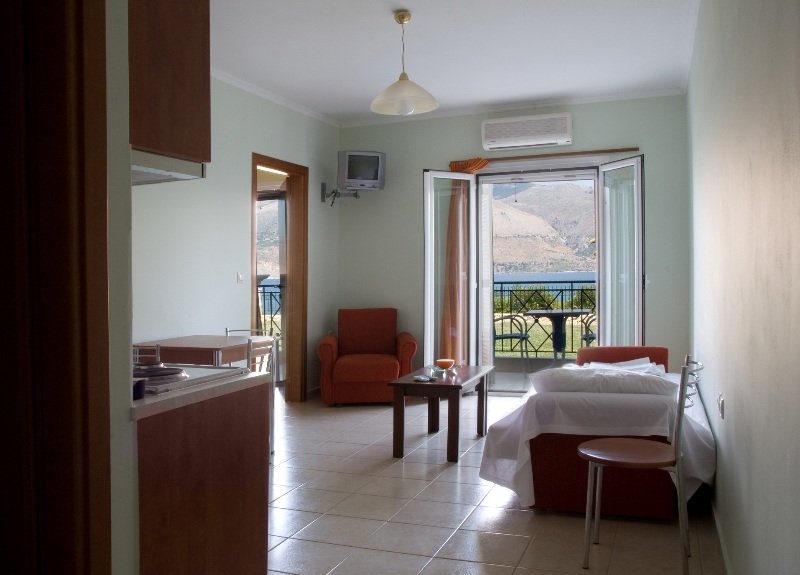 Lazaratos Hotel