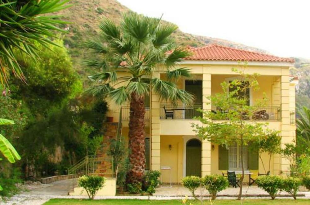 Petani Beach Suites