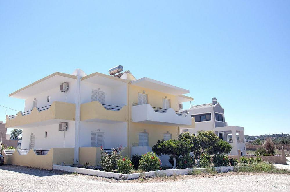 Yiannis Apartments