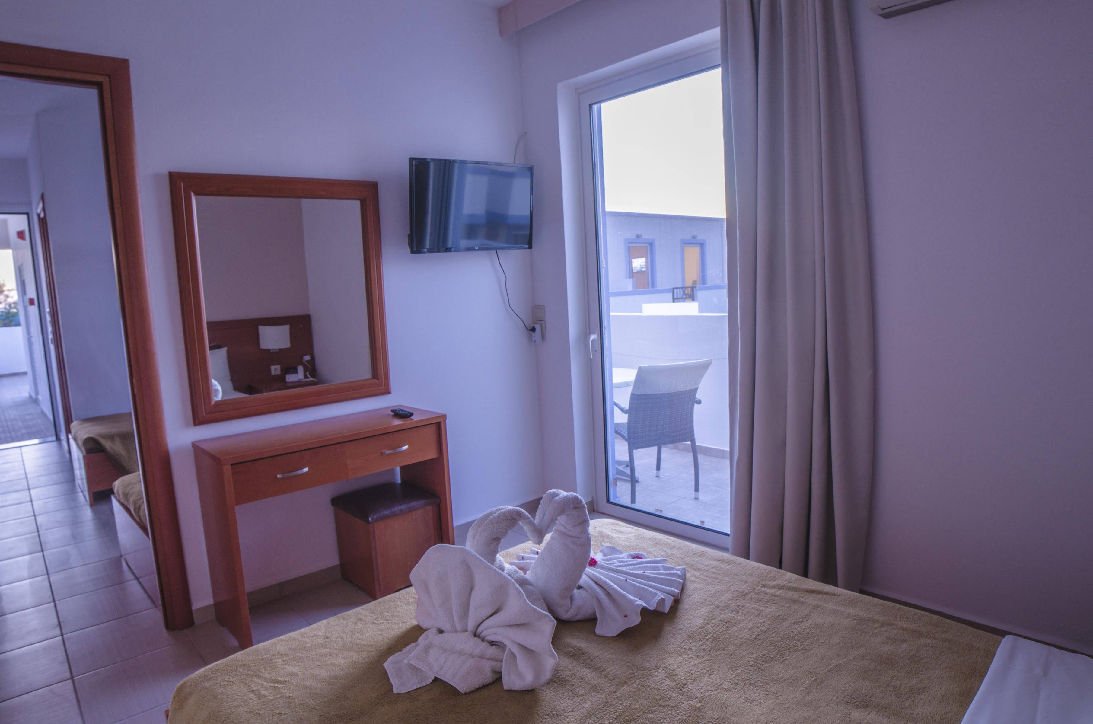 Sunshine Hotel & Apartments