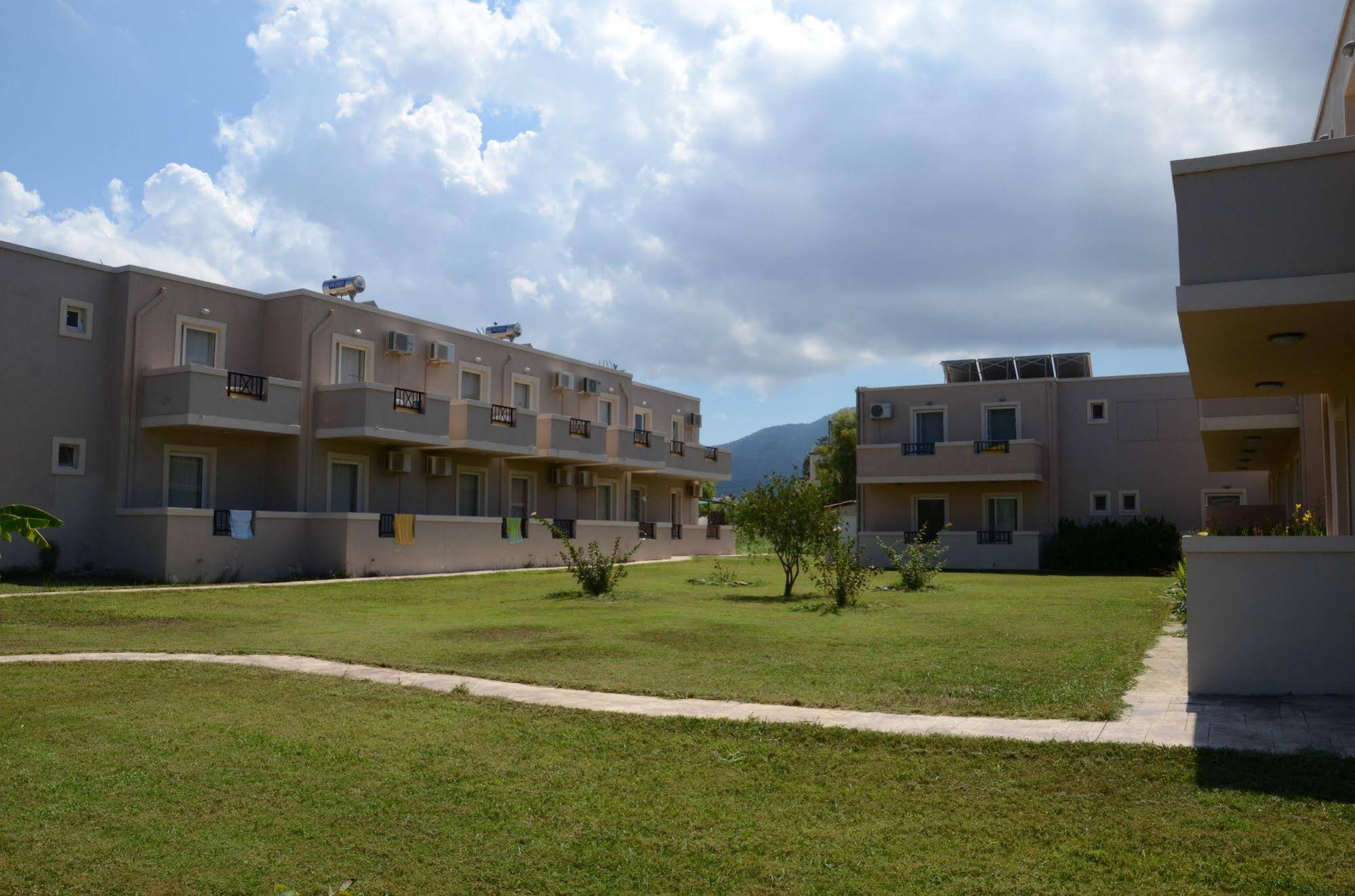 Sunshine Hotel & Apartments