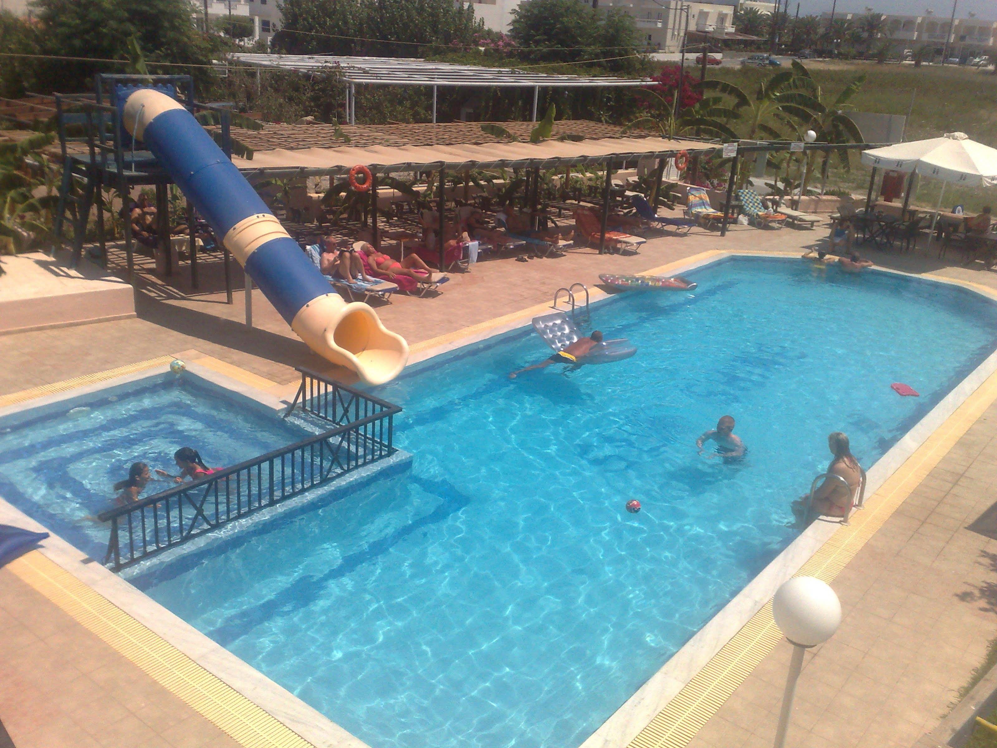 Sunshine Hotel & Apartments