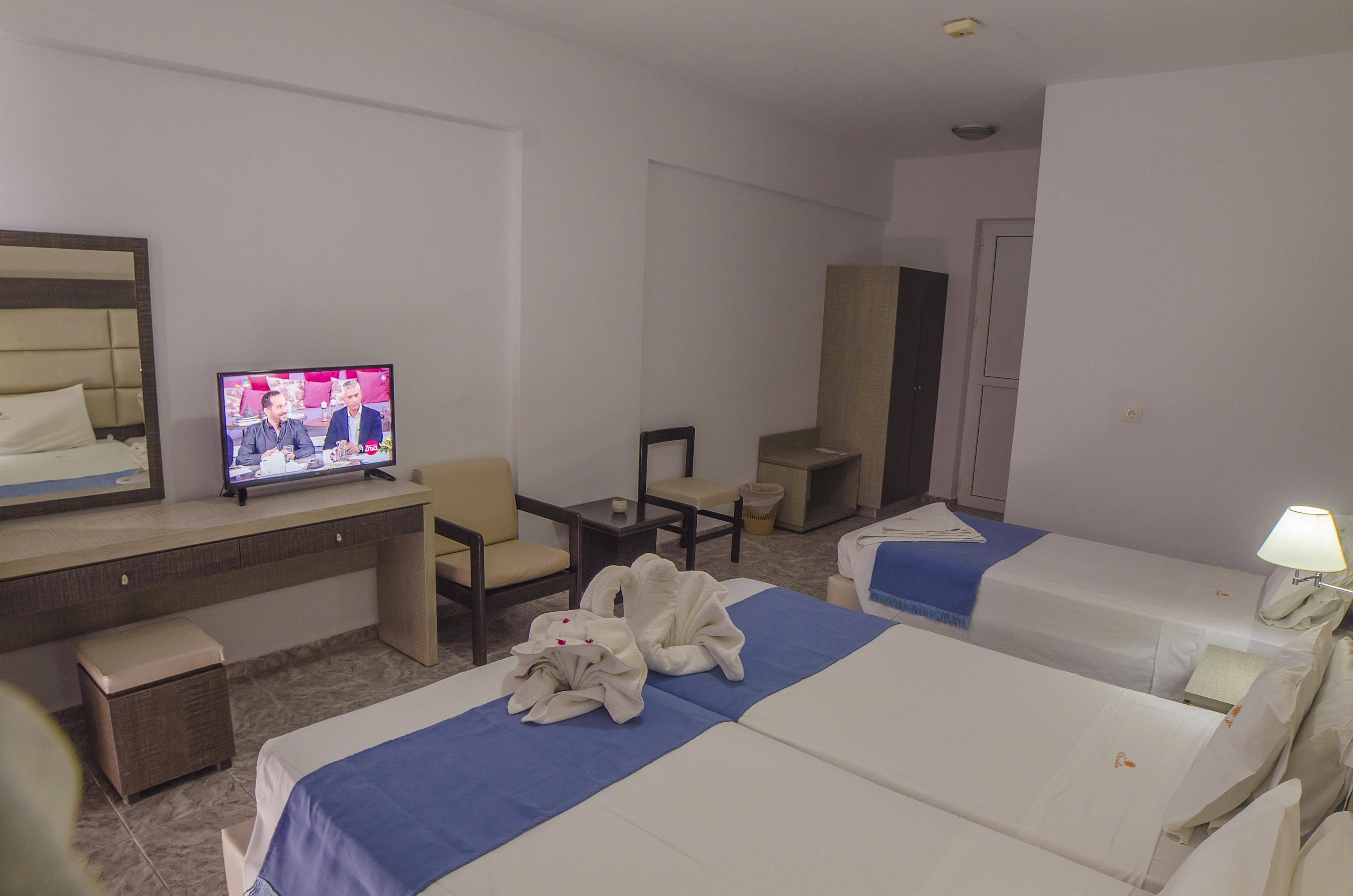 Sunshine Hotel & Apartments