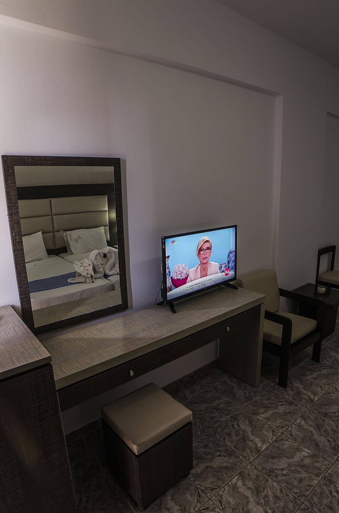 Sunshine Hotel & Apartments