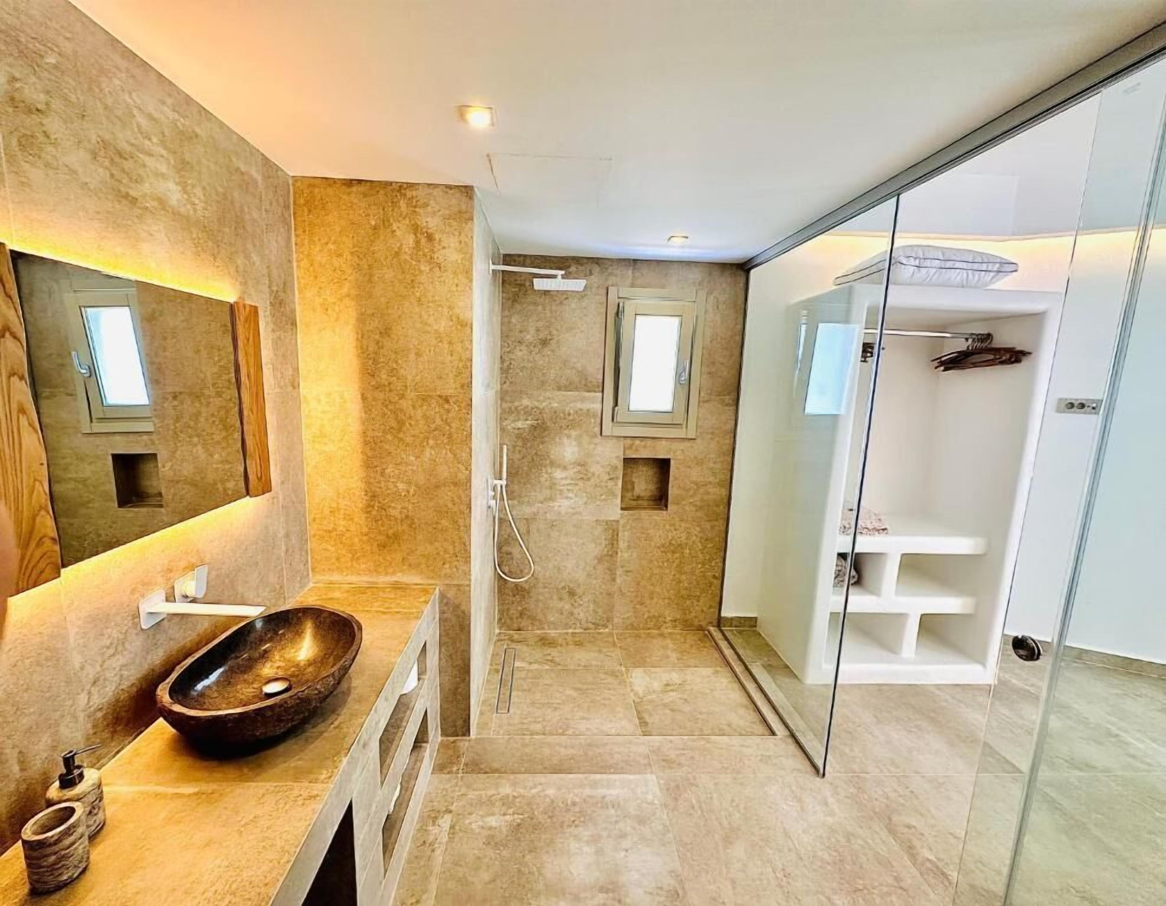 Aeris Suites