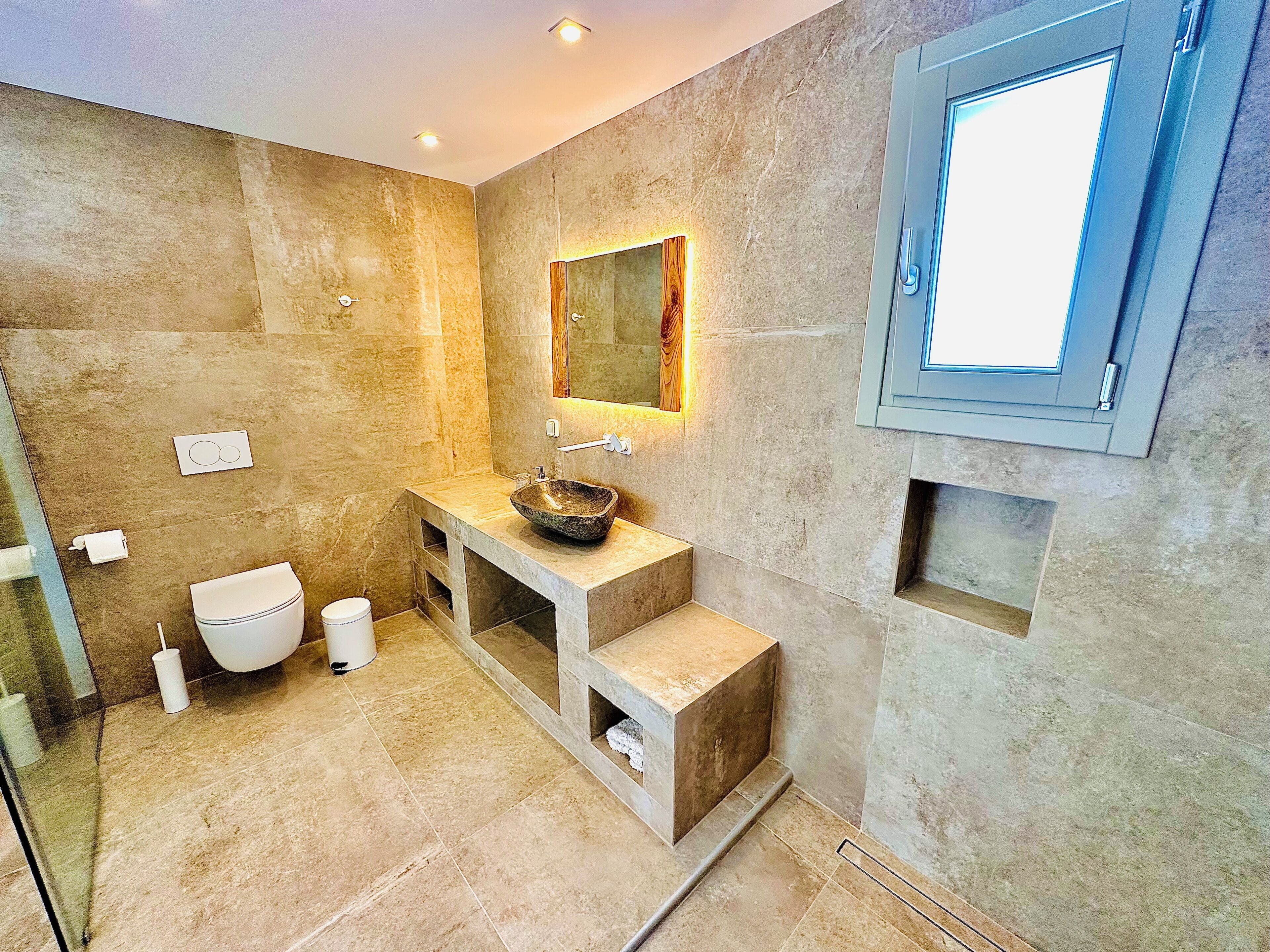 Aeris Suites