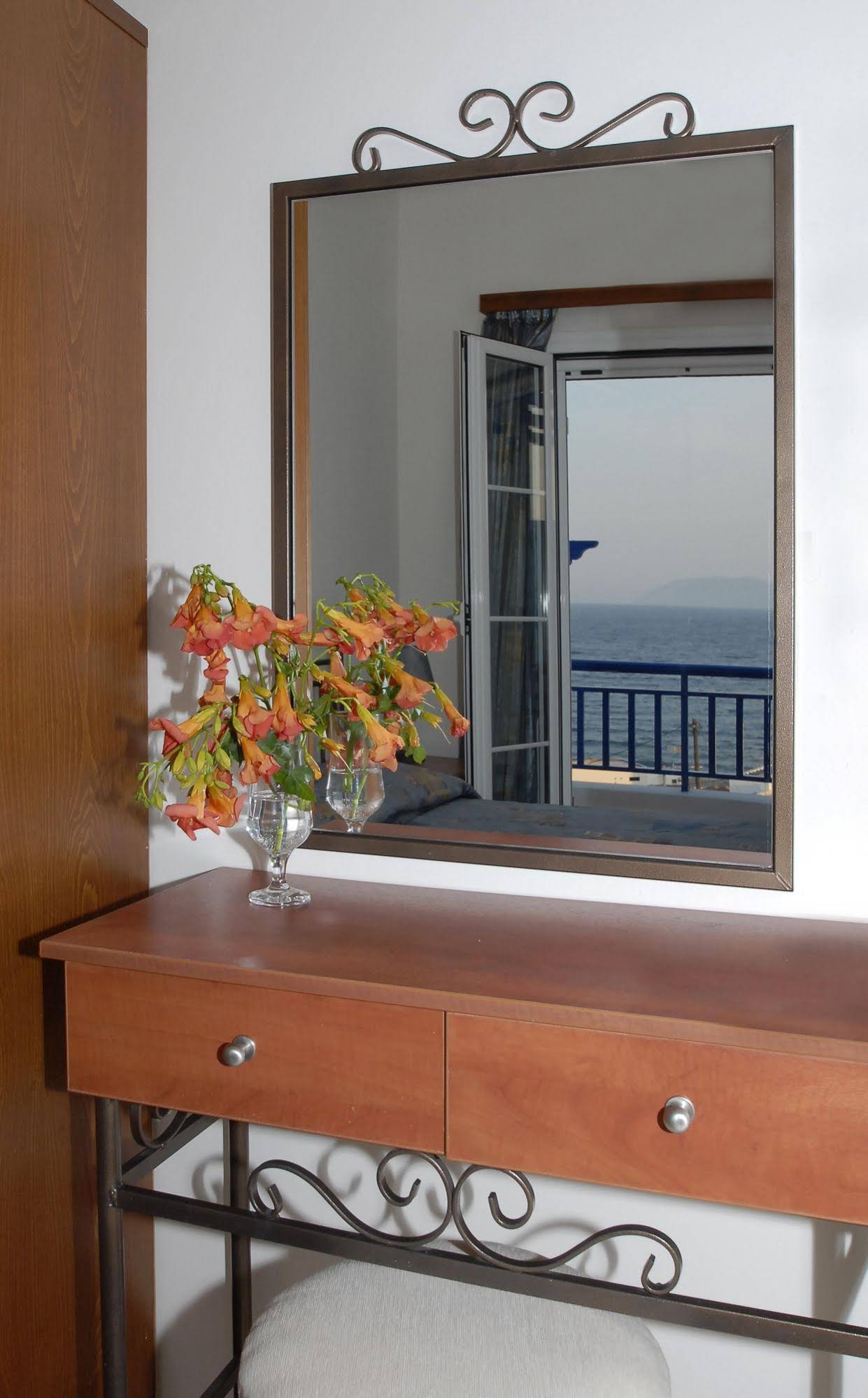 Pantonia Apartments