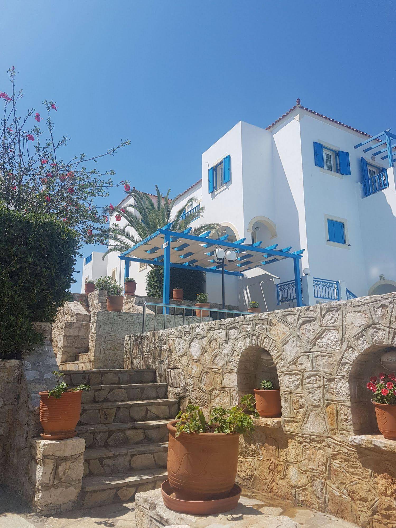 Pantonia Apartments