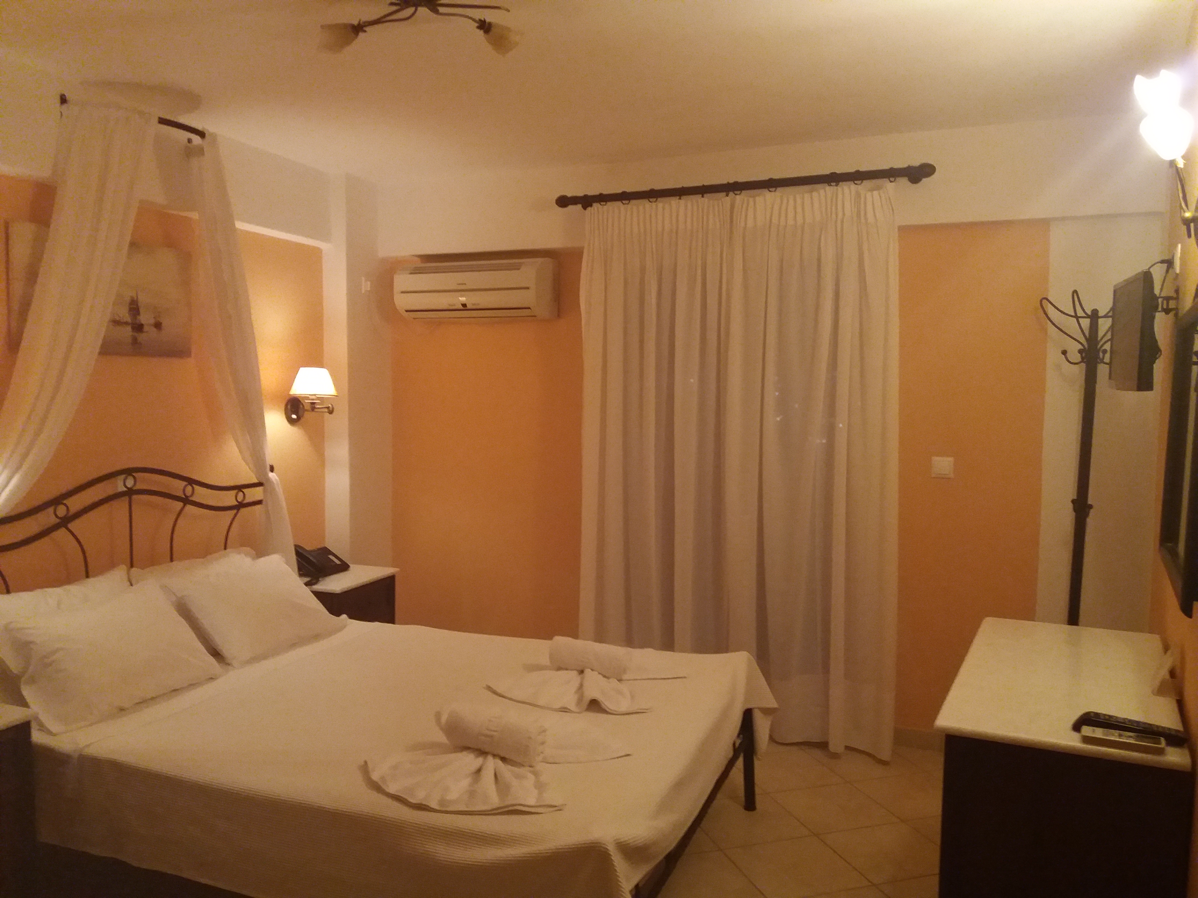 Romantica Hotel & Apartments